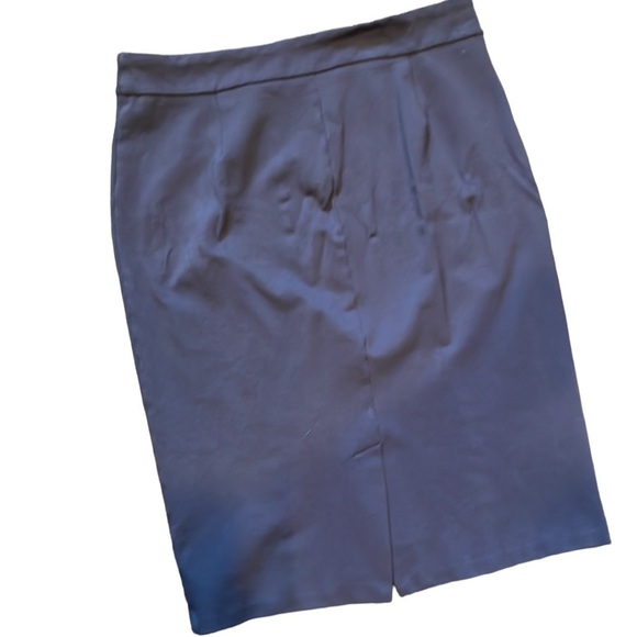 T Tahari Pull-On Pencil Skirt - Picture 3 of 8